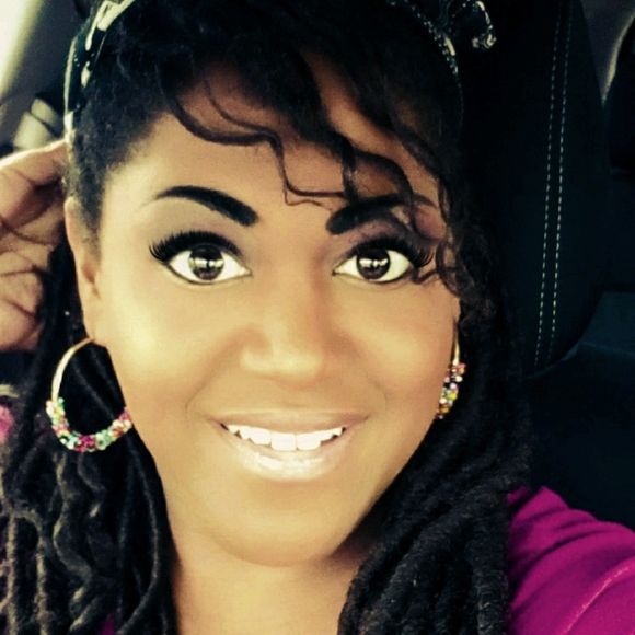 Meet your Posher, Tiffany - Picture 1 of 1